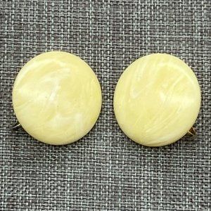 Clip On Earrings Cream White Marbled Domed Round Acrylic Vintage Granny Cottage